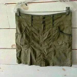 Athleta green mini skirt, size 2. EUC.